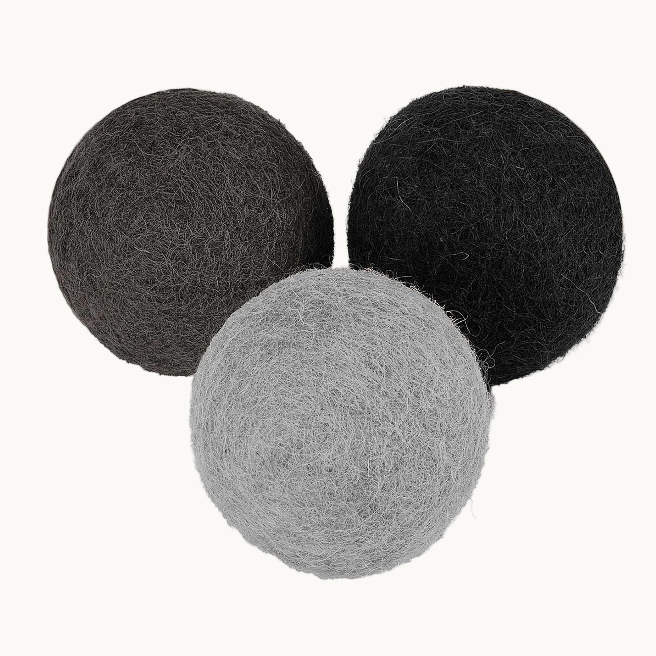 MiaCara Globo cat toy balls in neutral shades of grey, crafted from 100% wool felt.