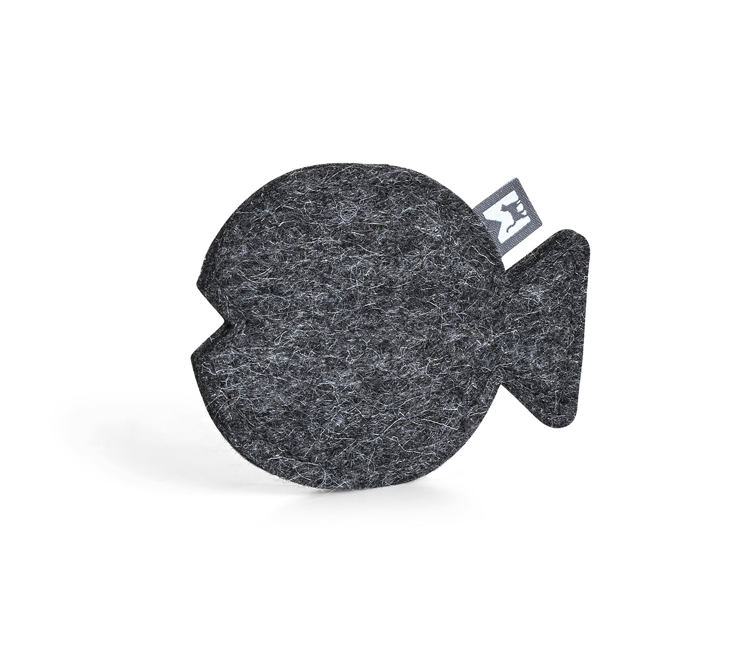 MiaCara fish-shaped catnip toys in grey color, sustainable design with natural catnip filling