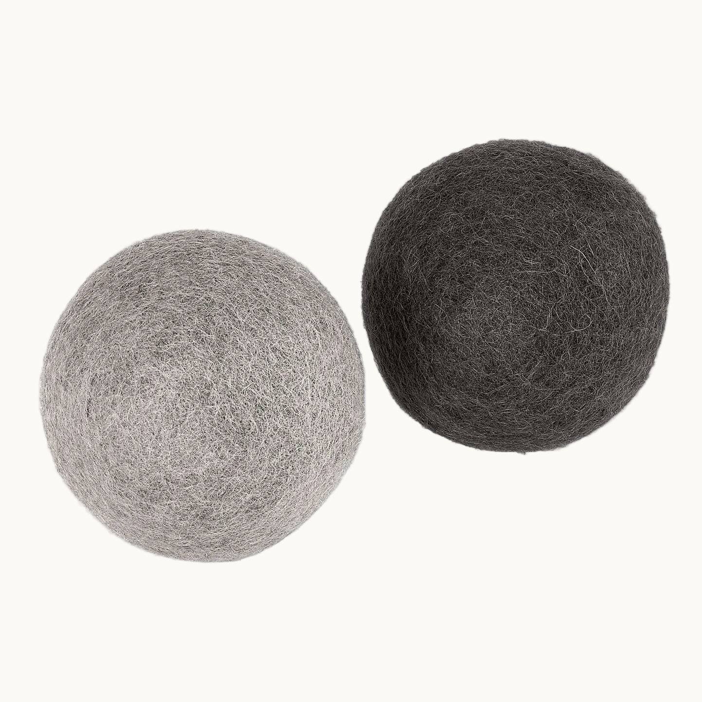 MiaCara Globo dog toy balls in natural wool felt, durable eco-friendly play balls in grey and dark grey, minimalist design from Lumi Pets Play collection
