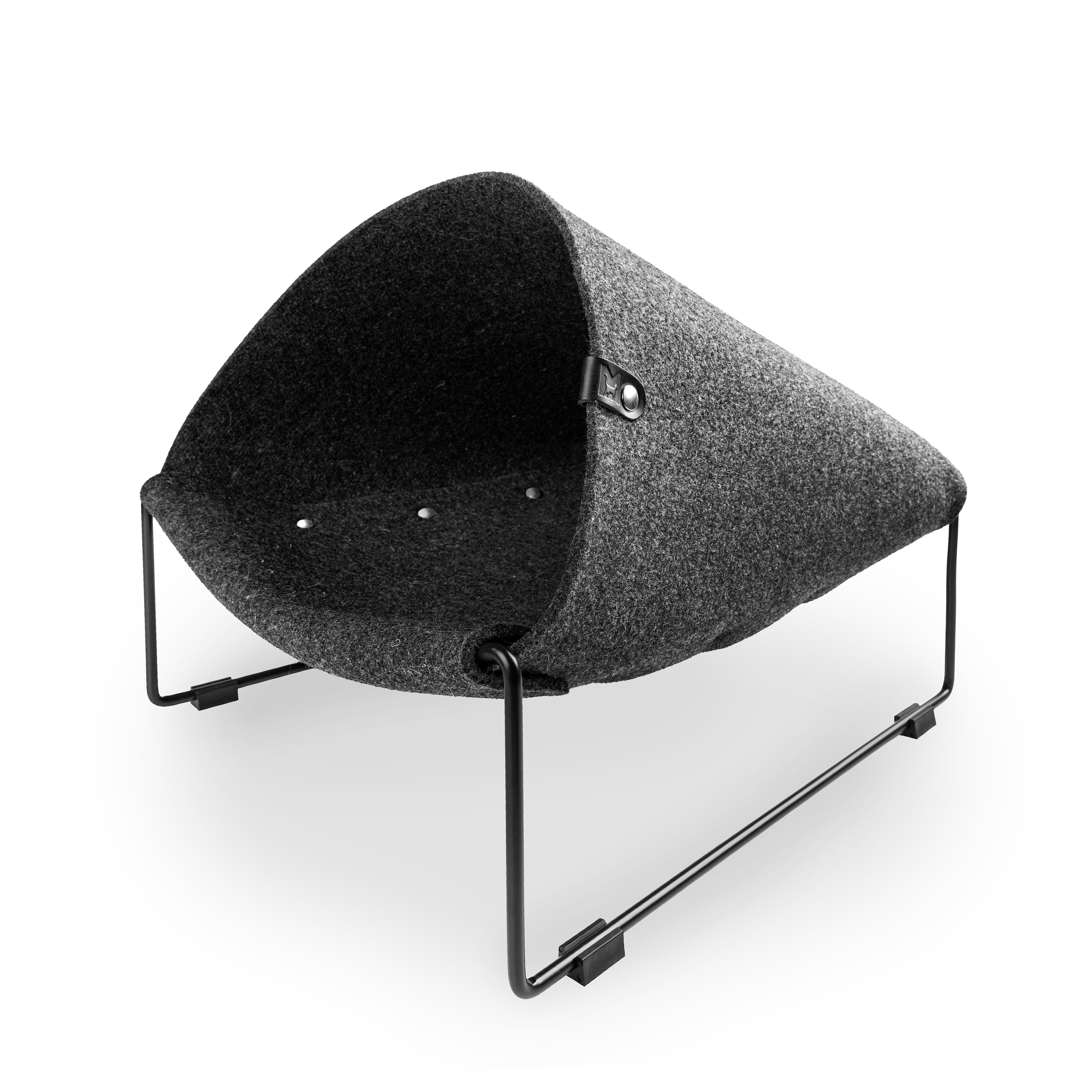 MiaCara Loggia cat cave with minimalist felt shell in grey and black powder-coated steel frame, modern elevated hideaway for cats